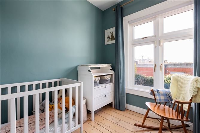 11 Holyrood Park, Off Sandymount Avenue, Sandymount, Dublin 4
