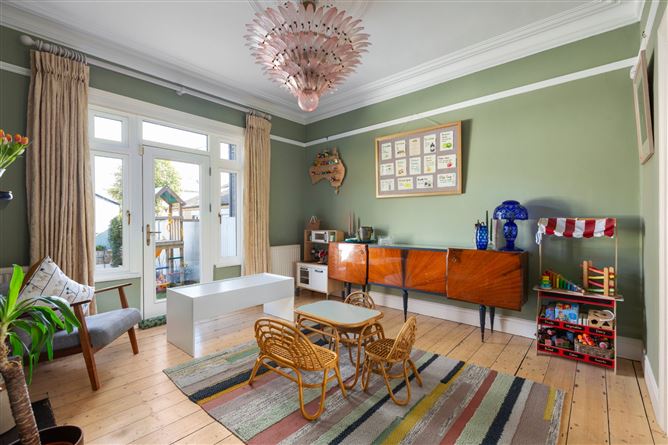 11 Holyrood Park, Off Sandymount Avenue, Sandymount, Dublin 4