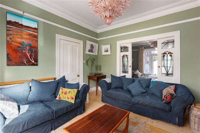 11 Holyrood Park, Off Sandymount Avenue, Sandymount, Dublin 4