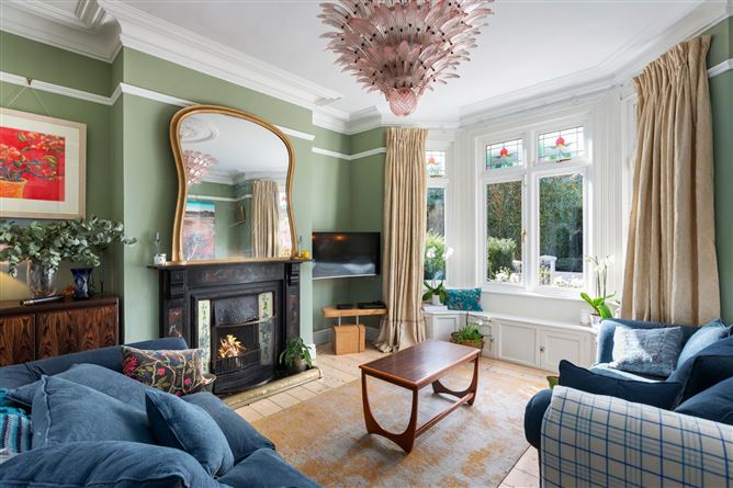 11 Holyrood Park, Off Sandymount Avenue, Sandymount, Dublin 4