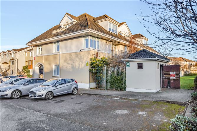 2 Chestnut House 23 Applewood Square, Swords,   County Dublin