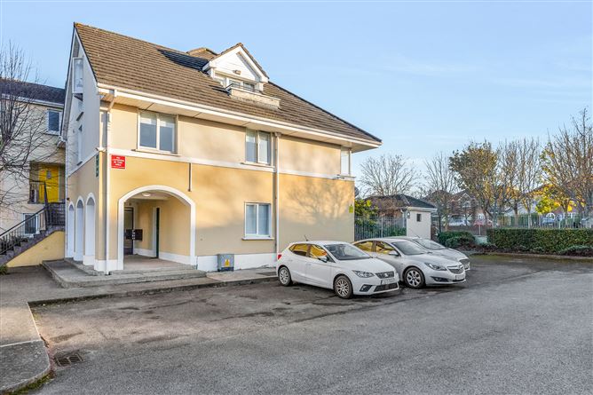 2 Chestnut House 23 Applewood Square, Swords,   County Dublin