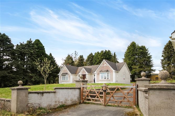 Lake View Farm and Residence on c. 15 Acres / 6.07 HA., Sorrell, Brittas, Dublin