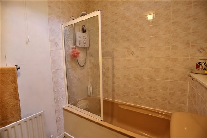 24 Oakcourt Park, Palmerstown,   Dublin 20
