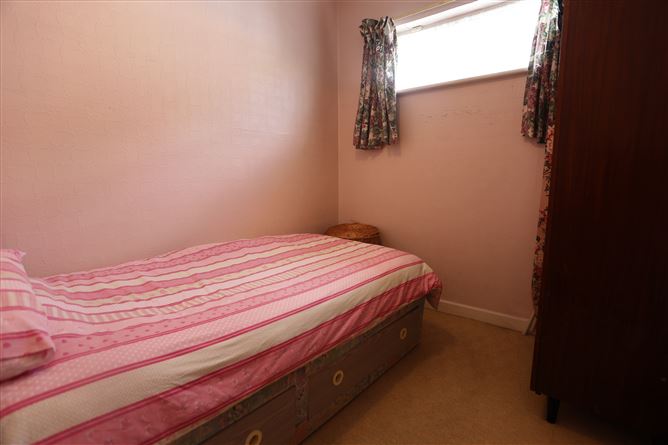 24 Oakcourt Park, Palmerstown,   Dublin 20
