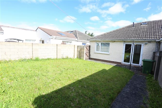 24 Oakcourt Park, Palmerstown,   Dublin 20