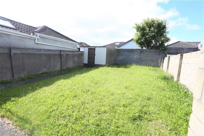 24 Oakcourt Park, Palmerstown,   Dublin 20