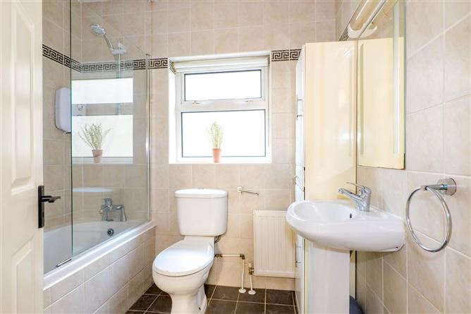 2 Lios Caisil, Ballybrit, Galway