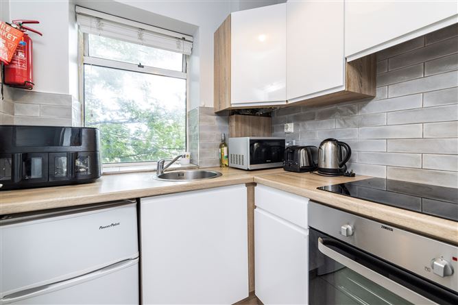https://photos-a.propertyimages.ie/media/2/1/2/4936212/fa5479ed-148d-4856-ab6d-2d94be28fd5c_l.jpg