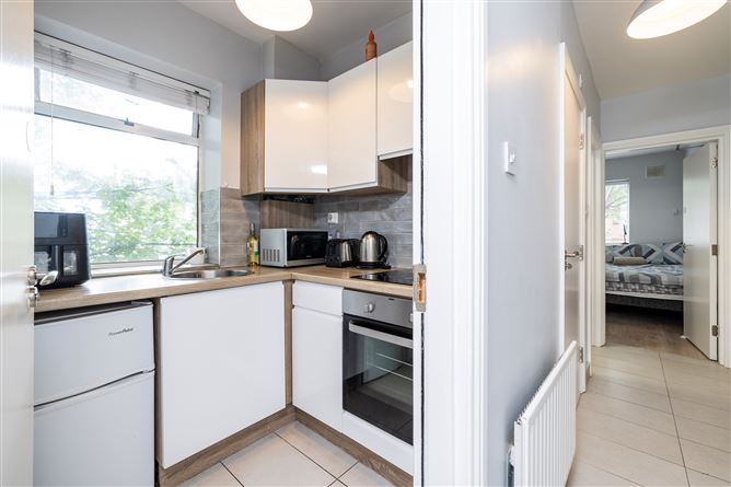 https://photos-a.propertyimages.ie/media/2/1/2/4936212/fa5479ed-148d-4856-ab6d-2d94be28fd5c_l.jpg