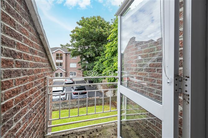 https://photos-a.propertyimages.ie/media/2/1/2/4936212/fa5479ed-148d-4856-ab6d-2d94be28fd5c_l.jpg
