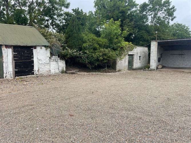 17 individual stables on C. 6 Acres at Poulpeastry, Clonroche, Wexford