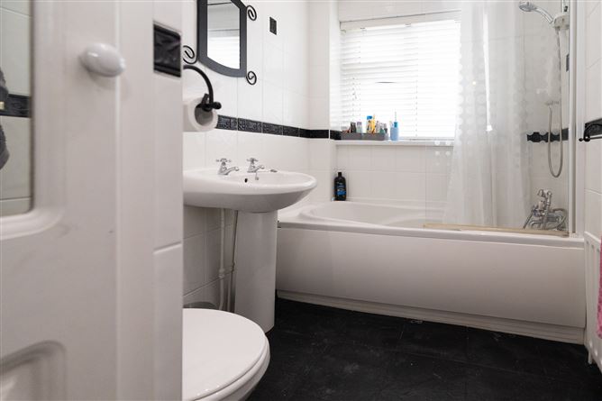 27 Cherrywood Villas, Clondalkin,   Dublin 22