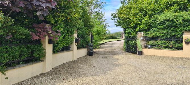 Tullynahaia, Ballinaglera, Carrick-On-Shannon, Leitrim