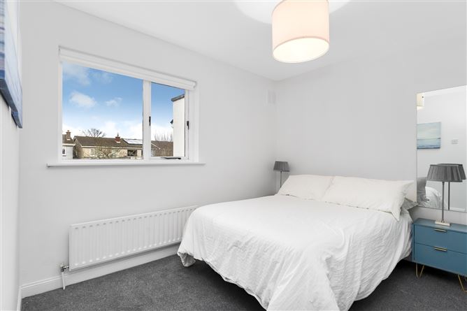 325 CHARLEMONT (Plus Home Office), Drumcondra, Dublin 9