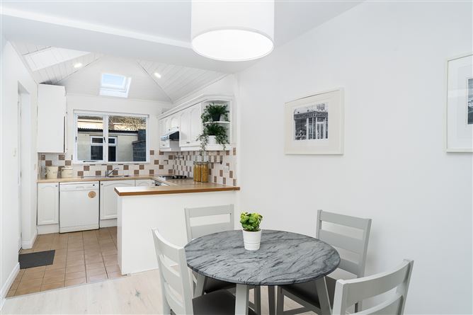 325 CHARLEMONT (Plus Home Office), Drumcondra, Dublin 9