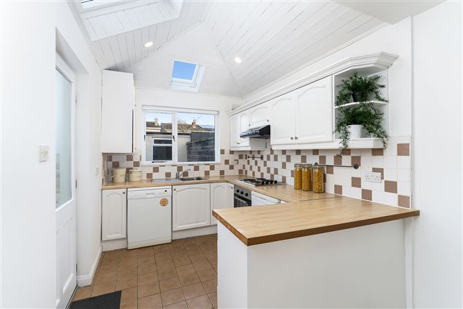 325 CHARLEMONT (Plus Home Office), Drumcondra, Dublin 9