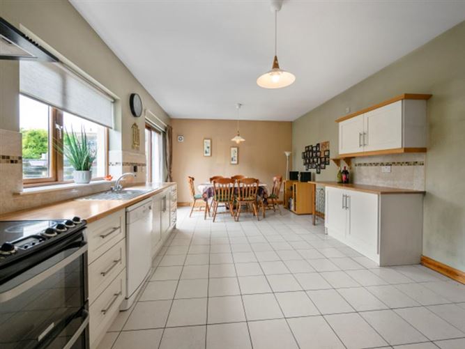 19 Chapelwood, Kilmuckridge, Wexford