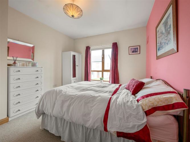 19 Chapelwood, Kilmuckridge, Wexford