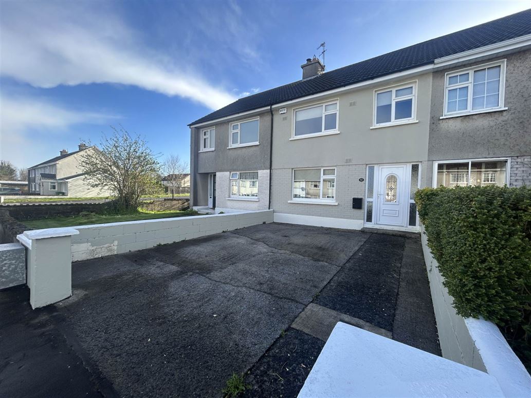 52 St. Joseph`s Terrace, Clarecastle, Ennis, County Clare