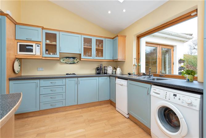 7 Glenomena Park, Booterstown, Blackrock, Co. Dublin