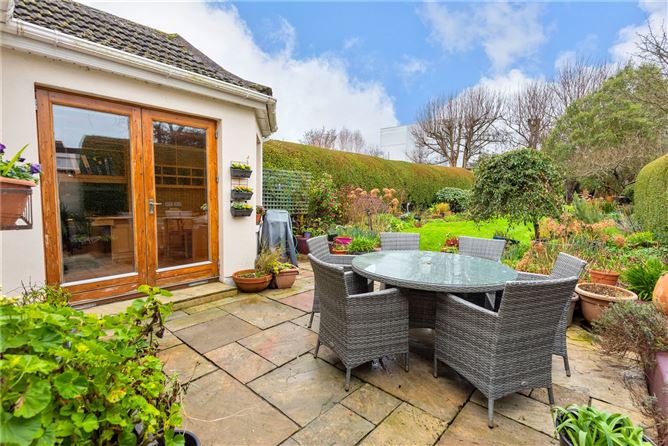 7 Glenomena Park, Booterstown, Blackrock, Co. Dublin