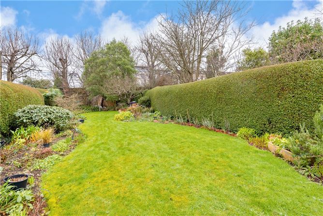 7 Glenomena Park, Booterstown, Blackrock, Co. Dublin