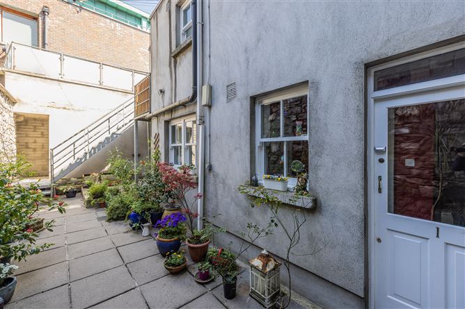 https://photos-a.propertyimages.ie/media/2/1/4/4994412/630c9aab-dfda-4fec-90a4-878ab3c96606_l.jpg