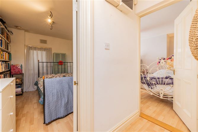 https://photos-a.propertyimages.ie/media/2/1/4/4994412/630c9aab-dfda-4fec-90a4-878ab3c96606_l.jpg