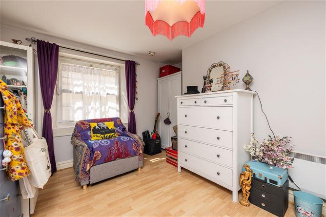 https://photos-a.propertyimages.ie/media/2/1/4/4994412/630c9aab-dfda-4fec-90a4-878ab3c96606_l.jpg