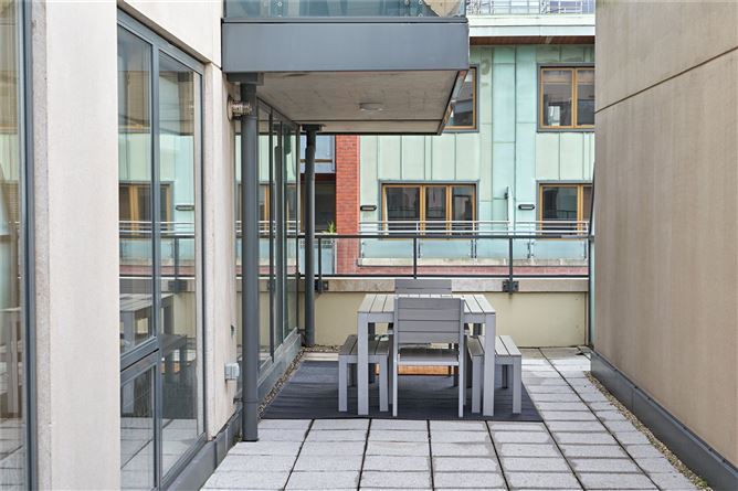 55 Hanover Riverside, Sir John Rogerson's Quay, Grand Canal Dock, Dublin 2