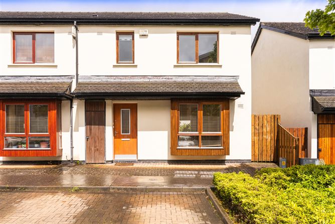 Main image for 10 Hunters Place, Hunters Wood, Ballycullen, Dublin 24