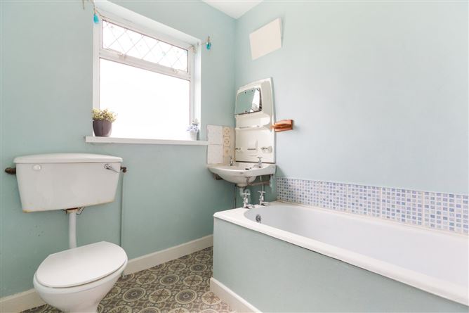 75 Ballinteer Crescent, Ballinteer, Dublin 16