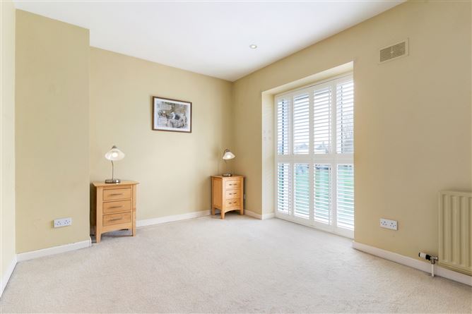 44 Simmonscourt Castle, Simmonscourt Road, Ballsbridge, Dublin 4