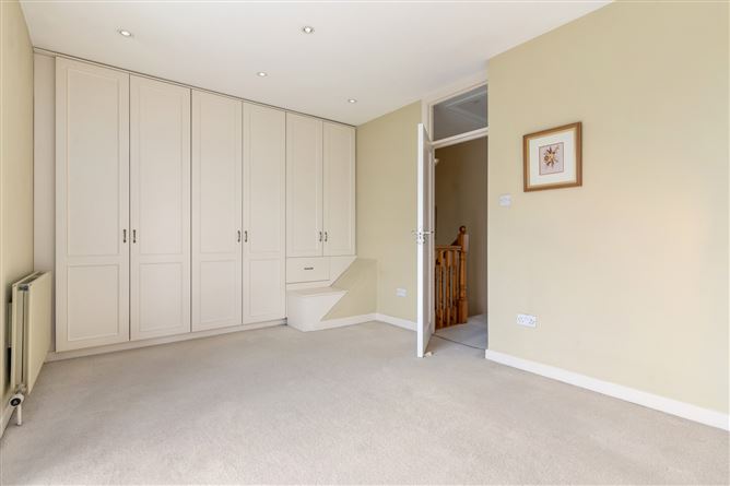 44 Simmonscourt Castle, Simmonscourt Road, Ballsbridge, Dublin 4