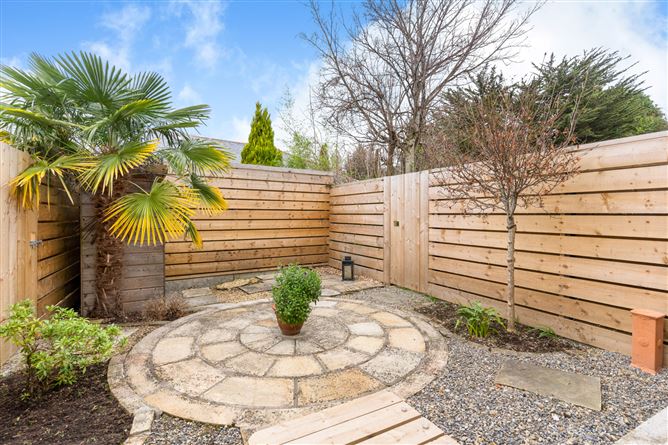 44 Simmonscourt Castle, Simmonscourt Road, Ballsbridge, Dublin 4