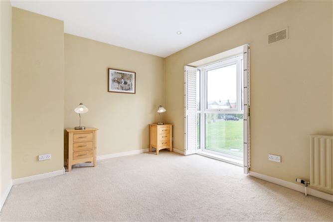 44 Simmonscourt Castle, Simmonscourt Road, Ballsbridge, Dublin 4