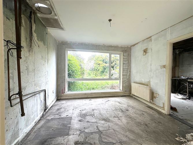15 The Dingle, Woodfarm Acres, Palmerstown, Dublin 20
