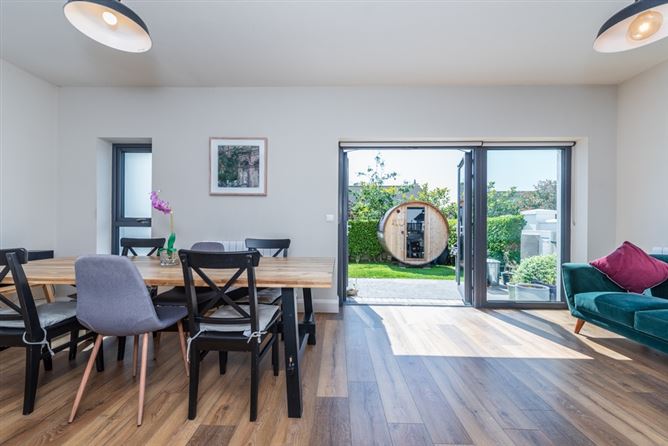 2 Caragh Heights, Caragh, Naas, Co. Kildare. 