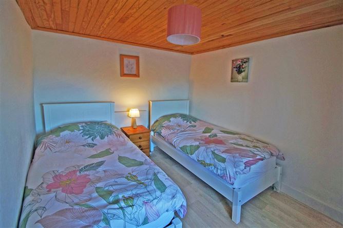 3 Bed in Roundstone,Roundstone,  Galway