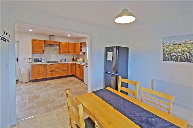 3 Bed in Roundstone,Roundstone,  Galway