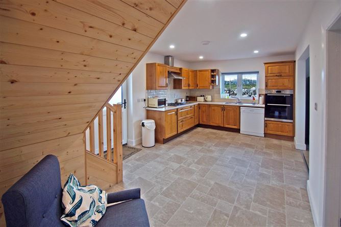 3 Bed in Roundstone,Roundstone,  Galway