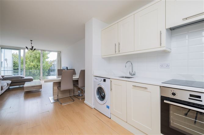 https://photos-a.propertyimages.ie/media/2/1/5/4961512/7a475c6b-1a7c-45f5-b817-6abb73233059_l.jpg