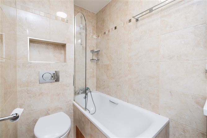 https://photos-a.propertyimages.ie/media/2/1/5/4961512/7a475c6b-1a7c-45f5-b817-6abb73233059_l.jpg