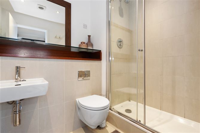Apartment, 52 Meridian Court, Royal Canal Park, Dublin 15