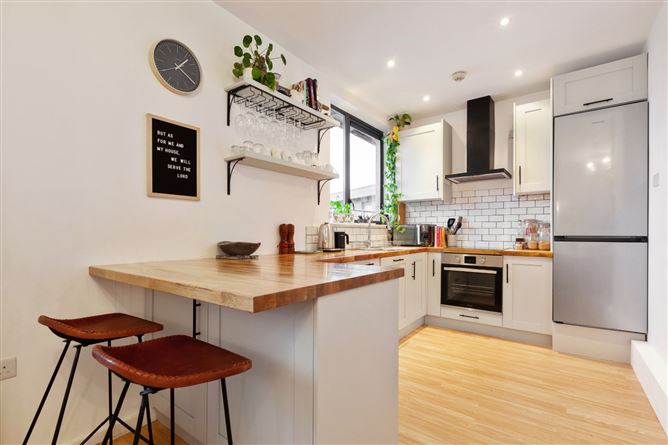 Apartment, 52 Meridian Court, Royal Canal Park, Dublin 15