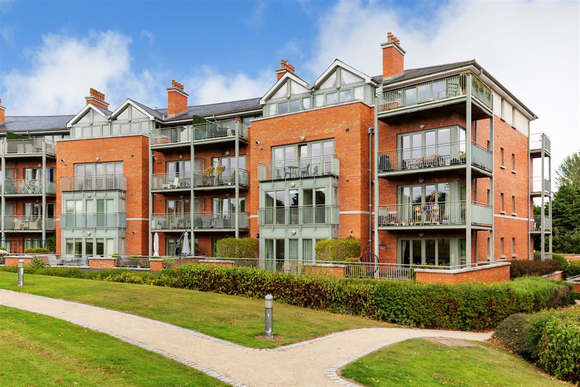 9 Maple Lodge, Farmleigh Woods, Castleknock, Dublin 15.
