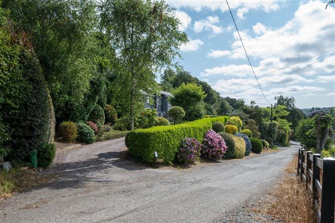 Lucca, Kilcoolishal, Glounthaune, Cork