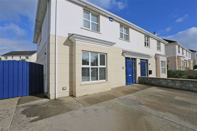Photo 2 of 33 — 25 Castlerock Road, Castleconnell, Co. Limerick