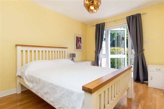 15 Priory Hall, Manor Grove, Terenure, Dublin 12